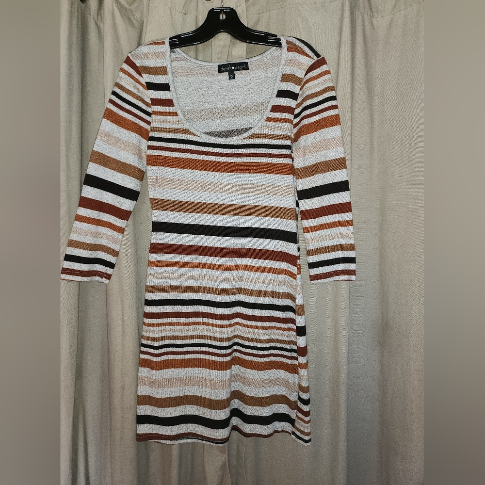 Derek heart sz M Strip Dress